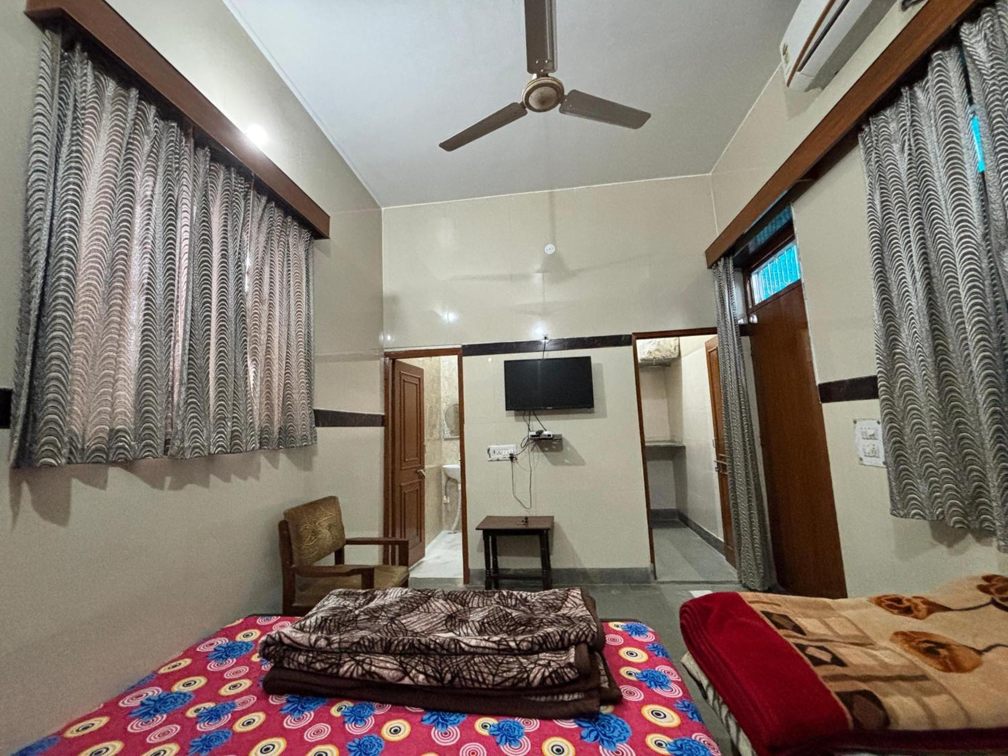 Shri Balaji Dham Hotel Vrindāvan Exterior photo