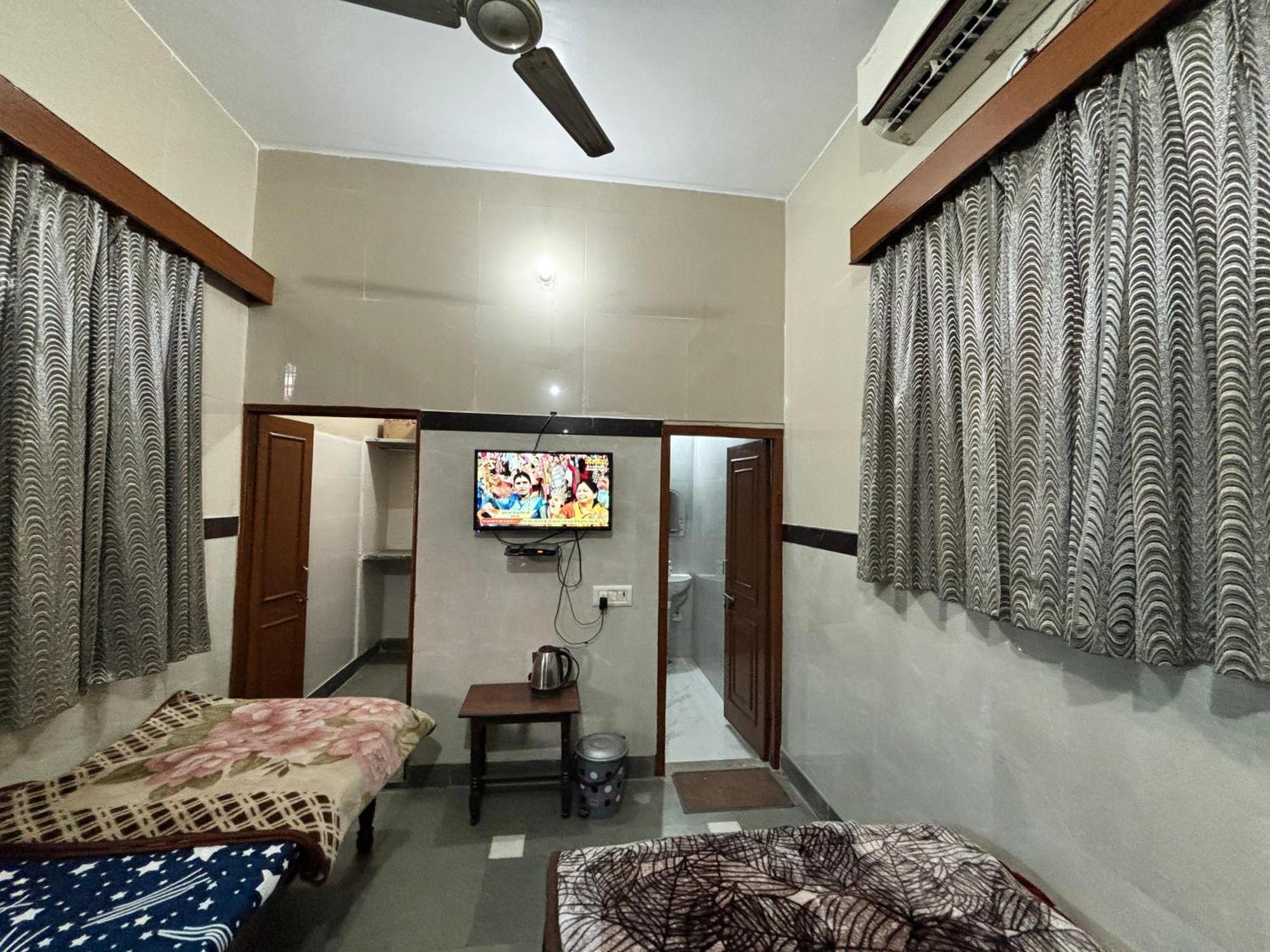 Shri Balaji Dham Hotel Vrindāvan Exterior photo